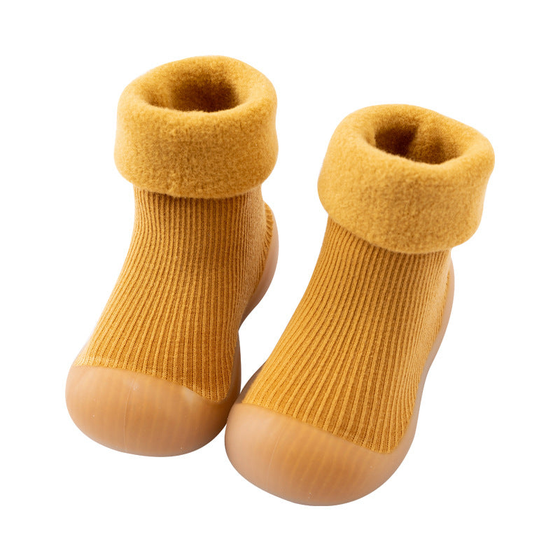 Varma babyskor för höst och vinter