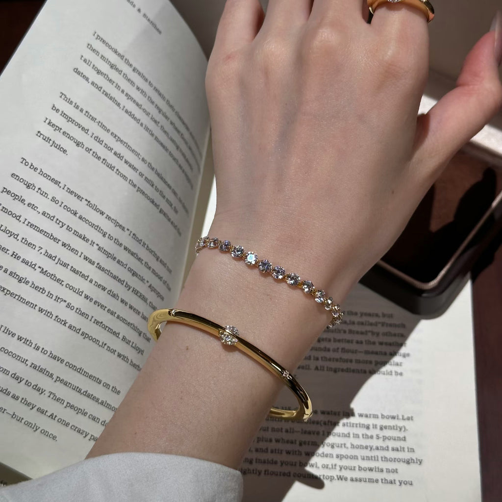 Armband med stjärna och zirkonia